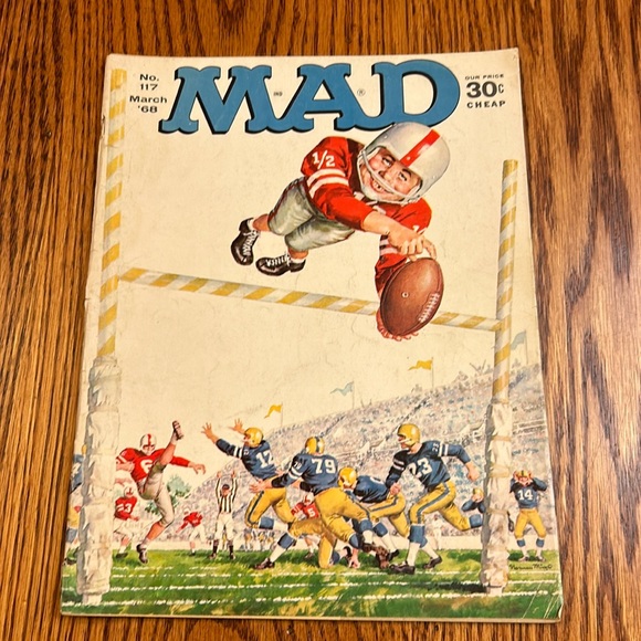 March ‘68 MAD Magazine No 117 Alfred E Neuman Football Field Goal - Picture 1 of 14